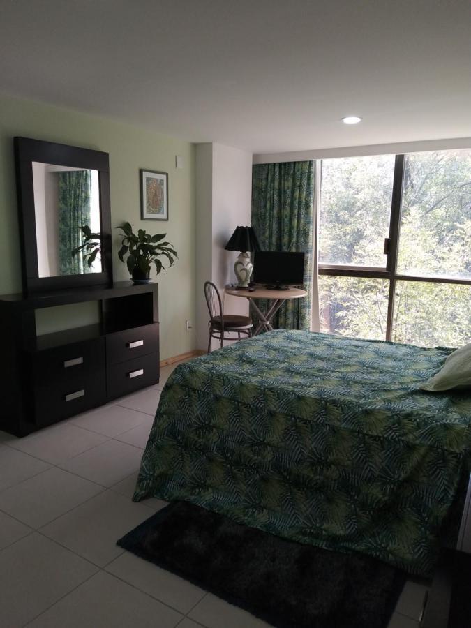 Charming Sunny Bedroom Overlooking Beautiful Amsterdam Avenue In Best Condesa Area Μεξικό Εξωτερικό φωτογραφία